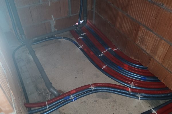 Rozprowadzenia wod-kan w przegrodach — Hydro-Solar