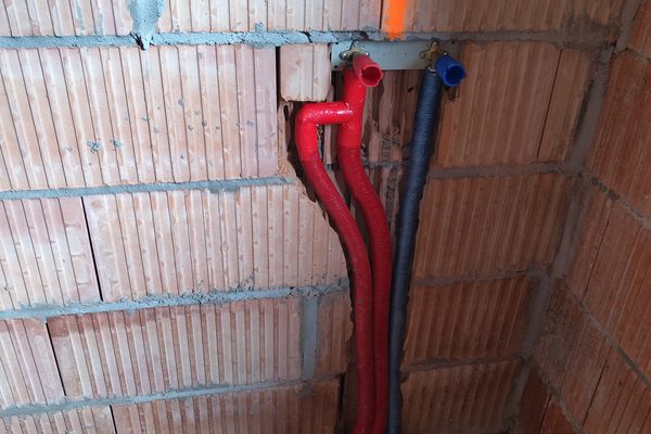 Instalacje grzewcze i hydrauliczne — zdjęcie z realizacji — Hydro-Solar